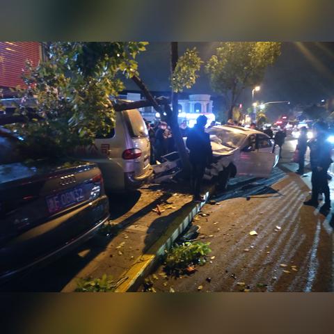 闵行发生车祸事件，详细信息待公布