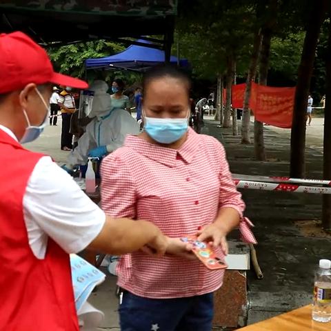 海口秀英区疫情防控严峻，政府采取措施加强防疫工作