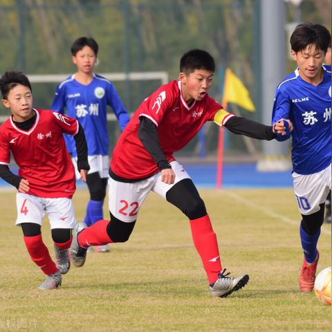 中超赛场激战连连,球队展现精湛技艺与团队精神