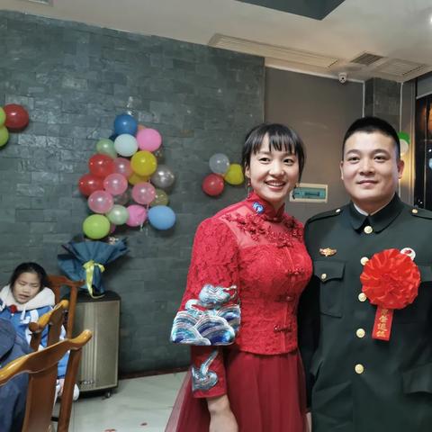 豫东小兵成长历程,小兵老爸陪伴下的家庭温情视频热议