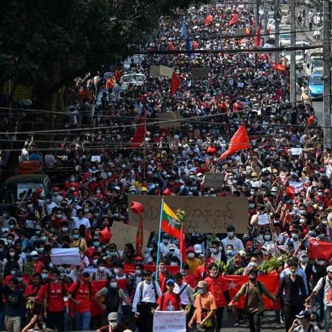 昂山,领袖风采与社会变革推动者