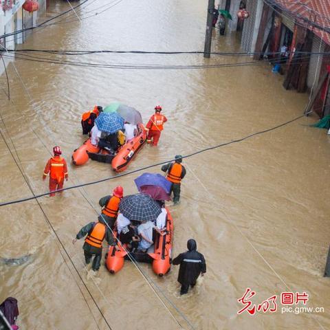 盐田今日暴雨最新消息查询,盐田下雨了吗