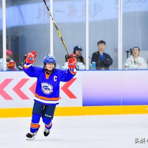 陕西队冰球比赛名单最新，陕西冰球馆项目