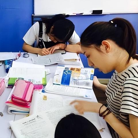 天津高中生顺利开学,新学年开启新篇章!