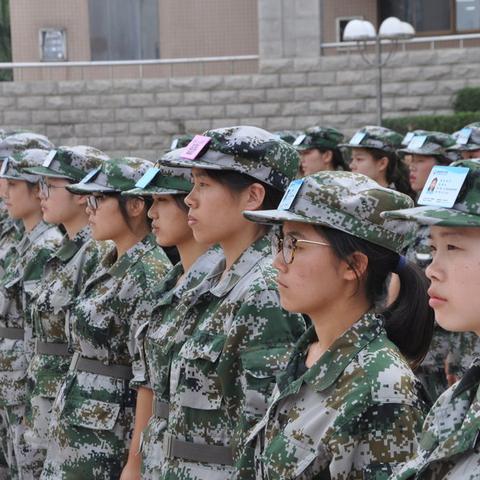 洛阳新生开学军训政策，强化体能与集体荣誉感培养