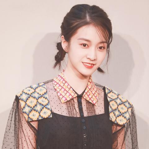 时尚舒适融合设计艺术的新款罩袖,优雅气质成时尚新宠。