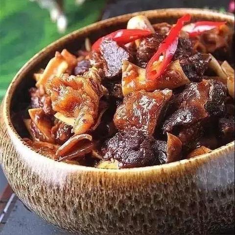 牛肉热门菜品榜单出炉,牛排、牛肉面、火锅引领潮流