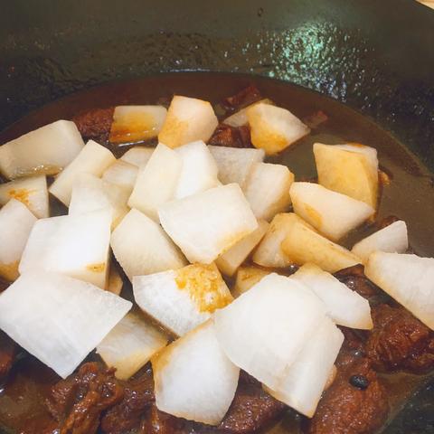 牛肉热门菜品榜单出炉,牛排、牛肉面、火锅引领潮流