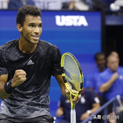 辛纳颁奖荣耀时刻,表现卓越,瞩目焦点在线视频见证