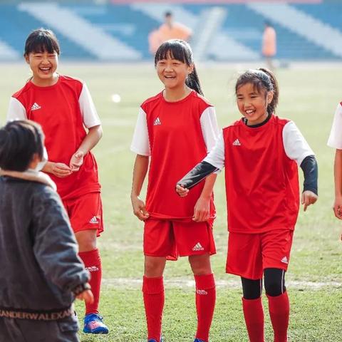 追寻学姐激情视频，魅力风采在线播放