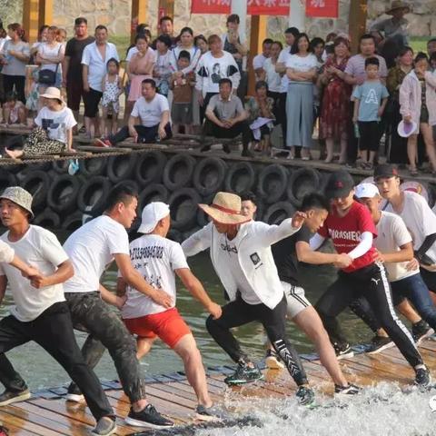 汝州花海今日交通平稳有序,游客需遵守交通规则