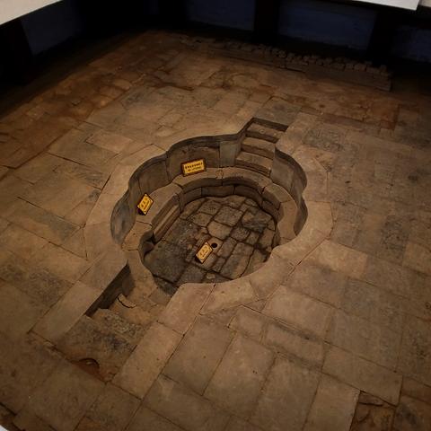 莲华古城开放时间大解析，早X点至晚X点，旺季延至深夜，游客必看！