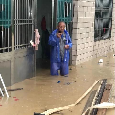 常州暴雨引发广泛关注，多处路段积水严重，紧急处理中