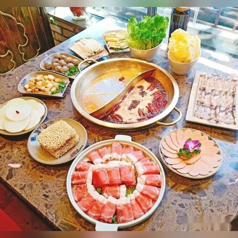 灵璧烧烤中毒案最新进展，涉事店被查，患者救治中，摘要，灵璧烧烤中毒事件系烧烤店食材处理不当所致，涉事烧烤店已被查封并展开全面调查。中毒患者已送医救治，相关部门积极应对并加强食品安全监管。提醒市民注意食品安全，选择正规经营场所就餐。