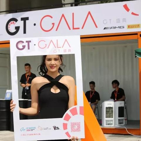 上赛国际赛车场极速盛宴,速度与激情的竞技对决!