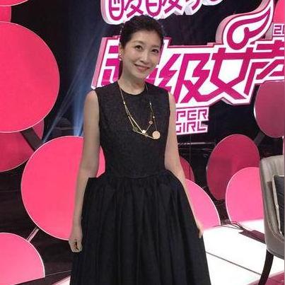 台湾新星主持人多元风格引领视听新体验