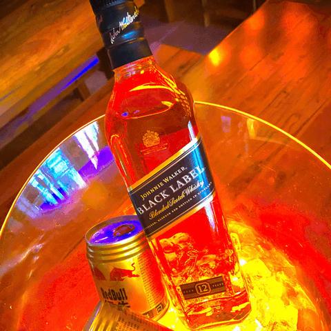 株洲酒馆黑人顾客热议,身份与目的成谜,事件持续发酵