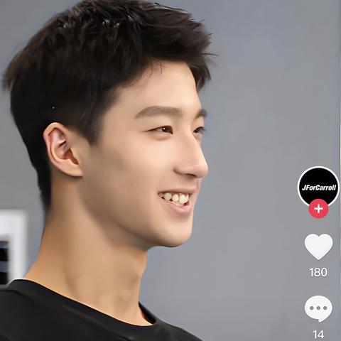 成都高考状元女生名单揭晓，勤奋成就梦想